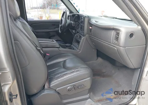 2004 Chevrolet Avalanche 1500 z USA, uszkodzony, nr VIN 3GNEC12T54G166324